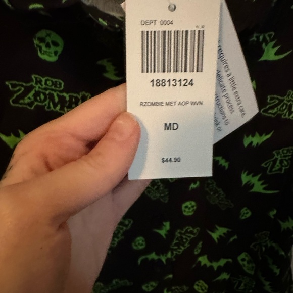 NWT Rob Zombie x Hot Topic crop button down (junior’s sizing / junior’s medium) - Picture 3 of 9